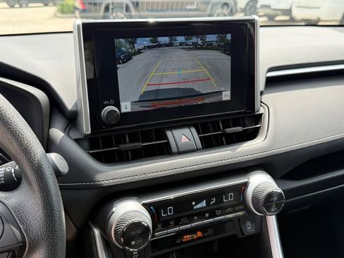 Used 2025 Toyota RAV4 XLE FWD image 22
