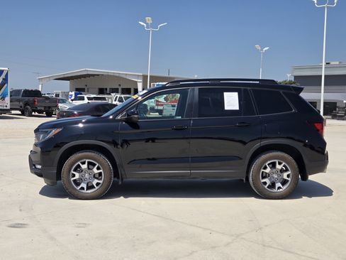 Used 2023 Honda Passport TrailSport image 5