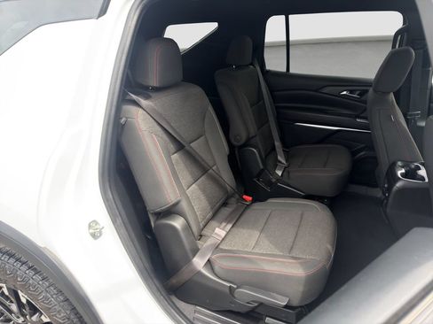 Used 2024 Chevrolet Traverse Z71 AWD/4WD image 19
