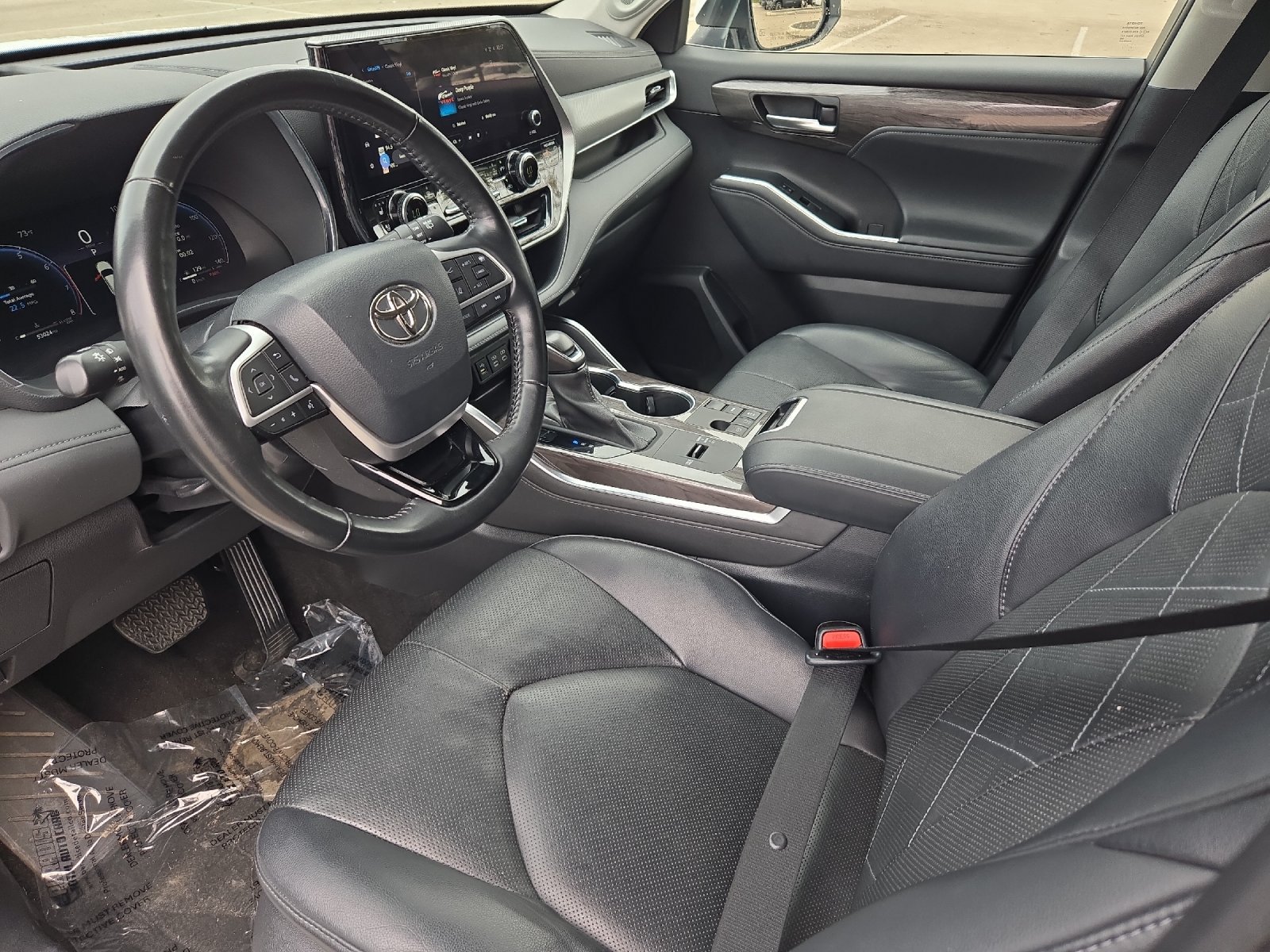Used 2023 Toyota Highlander Platinum FWD image 9