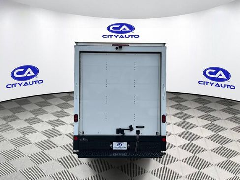 Used 2022 Ford Transit 350 DRW RWD image 5