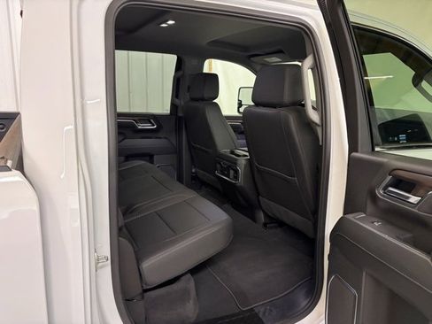 Used 2025 GMC Sierra 2500 SLT w/ SLT Premium Package image 17