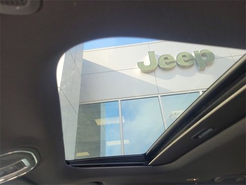 New 2024 Jeep Grand Cherokee L Altitude image 20