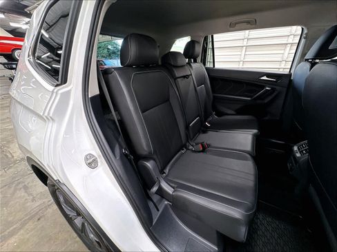 Used 2023 Volkswagen Tiguan SE FWD image 28