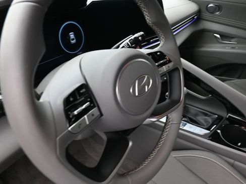 Certified 2024 Hyundai Elantra SEL w/ Convenience Package image 13