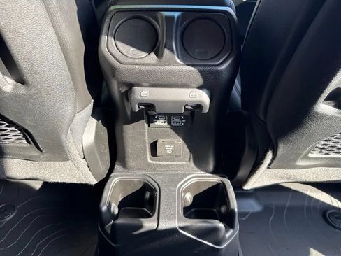 Used 2021 Jeep Gladiator Rubicon AWD/4WD image 32