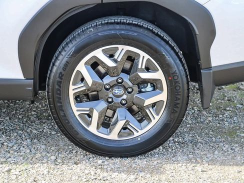 Used 2025 Subaru Forester Premium image 9