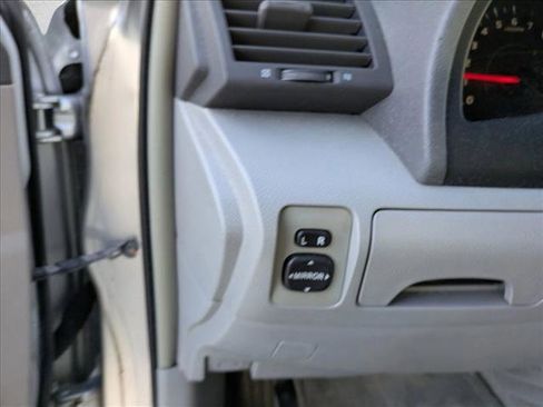 Used 2009 Toyota Camry LE image 10