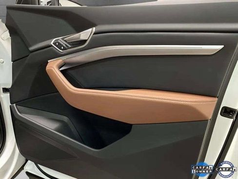 Used 2024 Audi Q8 e-tron Premium image 81