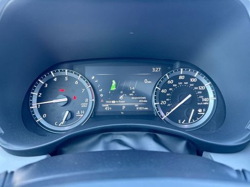 Used 2020 Toyota Highlander XLE image 12