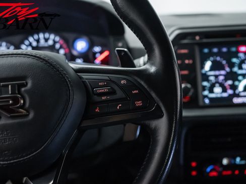 Used 2018 Nissan GT-R Premium image 32