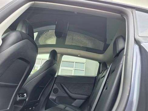 Used 2022 Tesla Model Y Performance AWD/4WD image 25