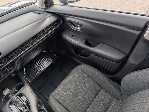 Used 2023 Honda HR-V LX image 11