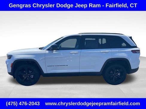Used 2024 Jeep Grand Cherokee Limited w/ Black Appearance Package AWD/4WD image 4