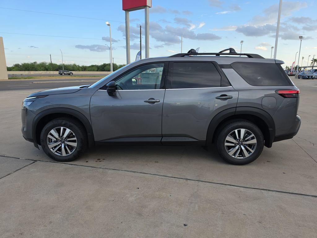 New 2026 Nissan Pathfinder SL FWD image 4