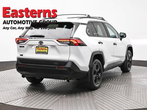 Used 2021 Toyota RAV4 LE image 5