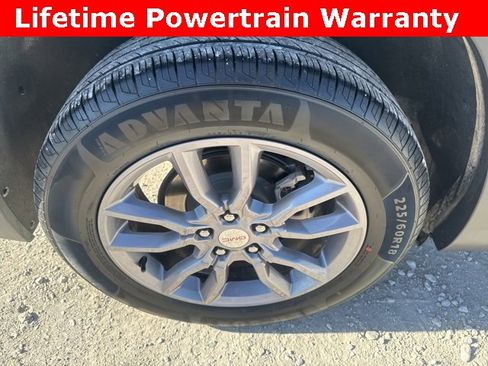 Used 2024 GMC Terrain SLT image 26