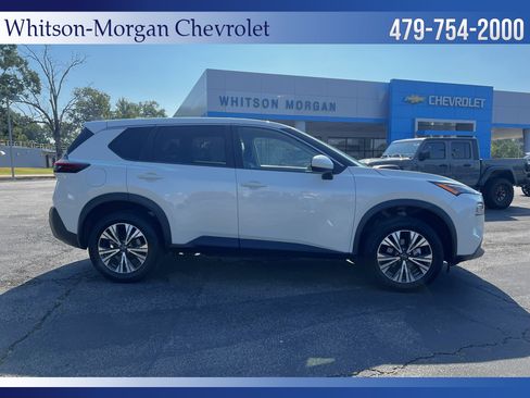 Used 2023 Nissan Rogue SV FWD image 4
