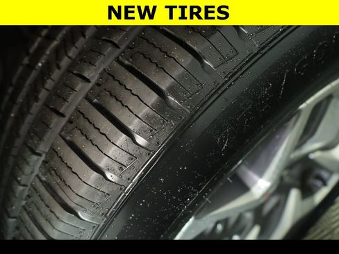 Used 2023 GMC Sierra 1500 SLE image 3