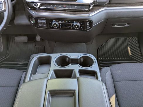 Used 2025 Chevrolet Silverado 1500 LT AWD/4WD image 19