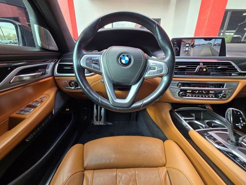 Used 2016 BMW 750i xDrive image 22