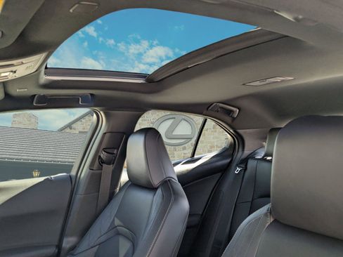 Certified 2025 Lexus UX 300h FWD image 16