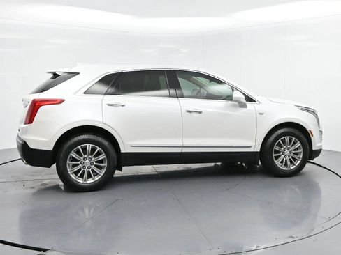 Used 2017 Cadillac XT5 Luxury w/ Driver Awareness Package FWD image 8