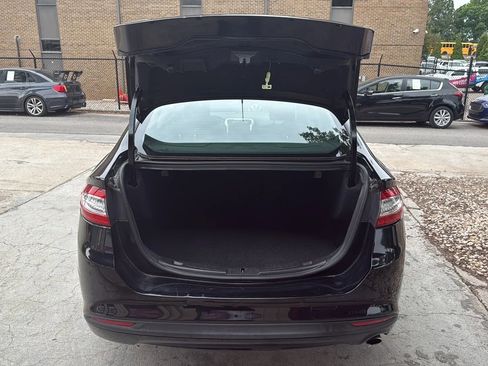 Used 2016 Ford Fusion SE FWD image 11