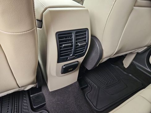 Used 2017 Ford Escape Titanium image 17