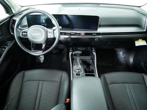 Certified 2025 Kia Sorento S image 15