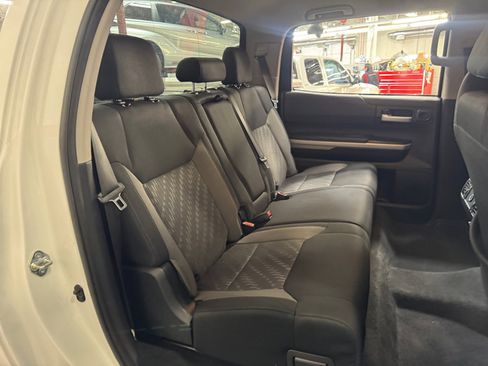 Used 2019 Toyota Tundra SR5 w/ SR5 Upgrade Package AWD/4WD image 18