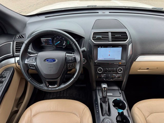 Used 2017 Ford Explorer XLT w/ Equipment Group 202A AWD/4WD image 17