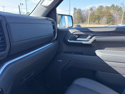 Used 2022 Chevrolet Silverado 1500 LTZ w/ Technology Package image 19