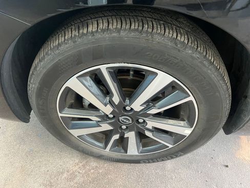 Used 2025 Nissan Versa SV FWD image 30