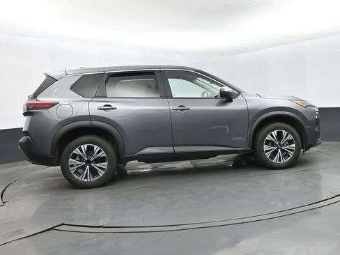 Used 2023 Nissan Rogue SV FWD image 4