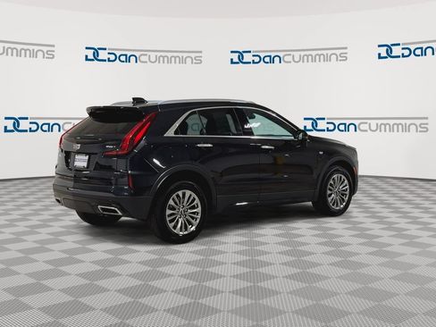 Used 2024 Cadillac XT4 Premium Luxury FWD image 8