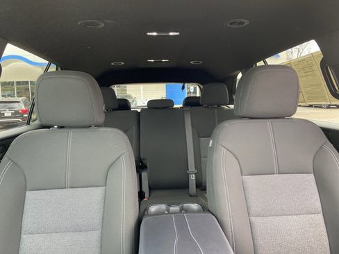 Used 2025 GMC Acadia Elevation image 18