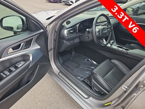 Used 2022 Genesis G70 3.3T image 10