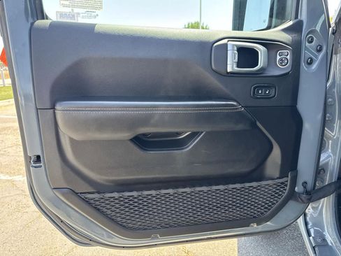 Used 2024 Jeep Wrangler Sahara image 19