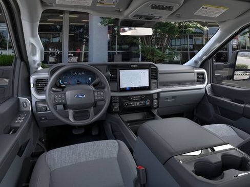 New 2026 Ford F250 XLT w/ XLT Premium Package AWD/4WD image 9