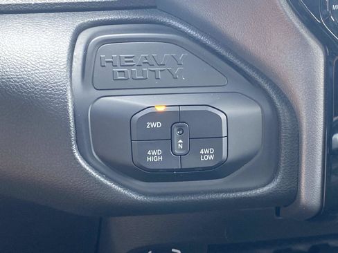 Used 2025 RAM 2500 Big Horn AWD/4WD image 32