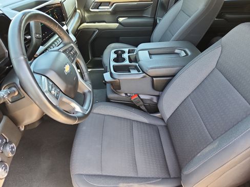 Used 2025 Chevrolet Silverado 1500 LT AWD/4WD image 9