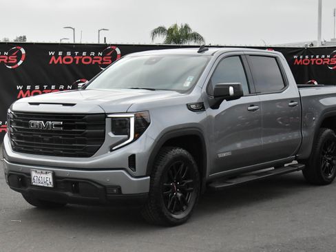 Used 2025 GMC Sierra 1500 Elevation w/ Elevation Premium Package image 3
