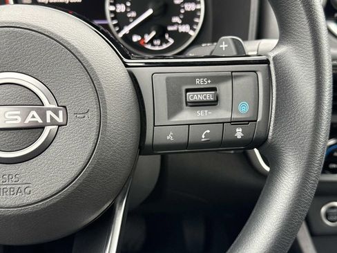 Used 2023 Nissan Rogue SV AWD/4WD image 8
