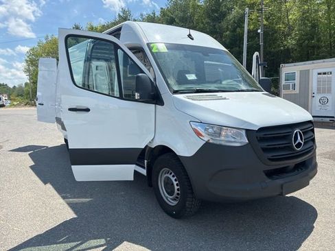 Used 2023 Mercedes-Benz Sprinter 2500 image 9