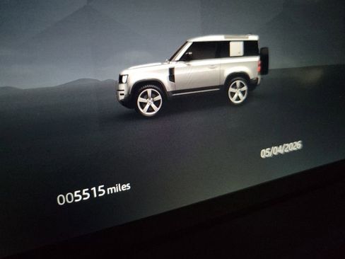 Used 2025 Land Rover Defender 90 X-Dynamic SE AWD/4WD image 18