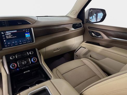 Certified 2023 GMC Yukon XL Denali AWD/4WD image 26