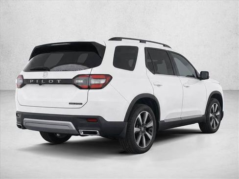 Used 2024 Honda Pilot Touring image 7