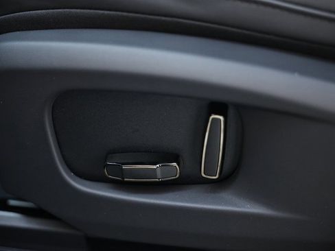 New 2026 Land Rover Defender 110 OCTA image 28