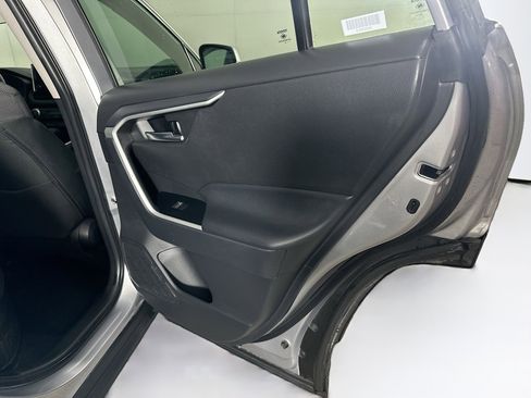 Used 2025 Toyota RAV4 XLE image 28